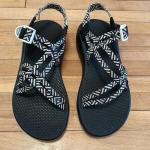 Chaco women zx1 sport hiking adventure sandals black and white size 9